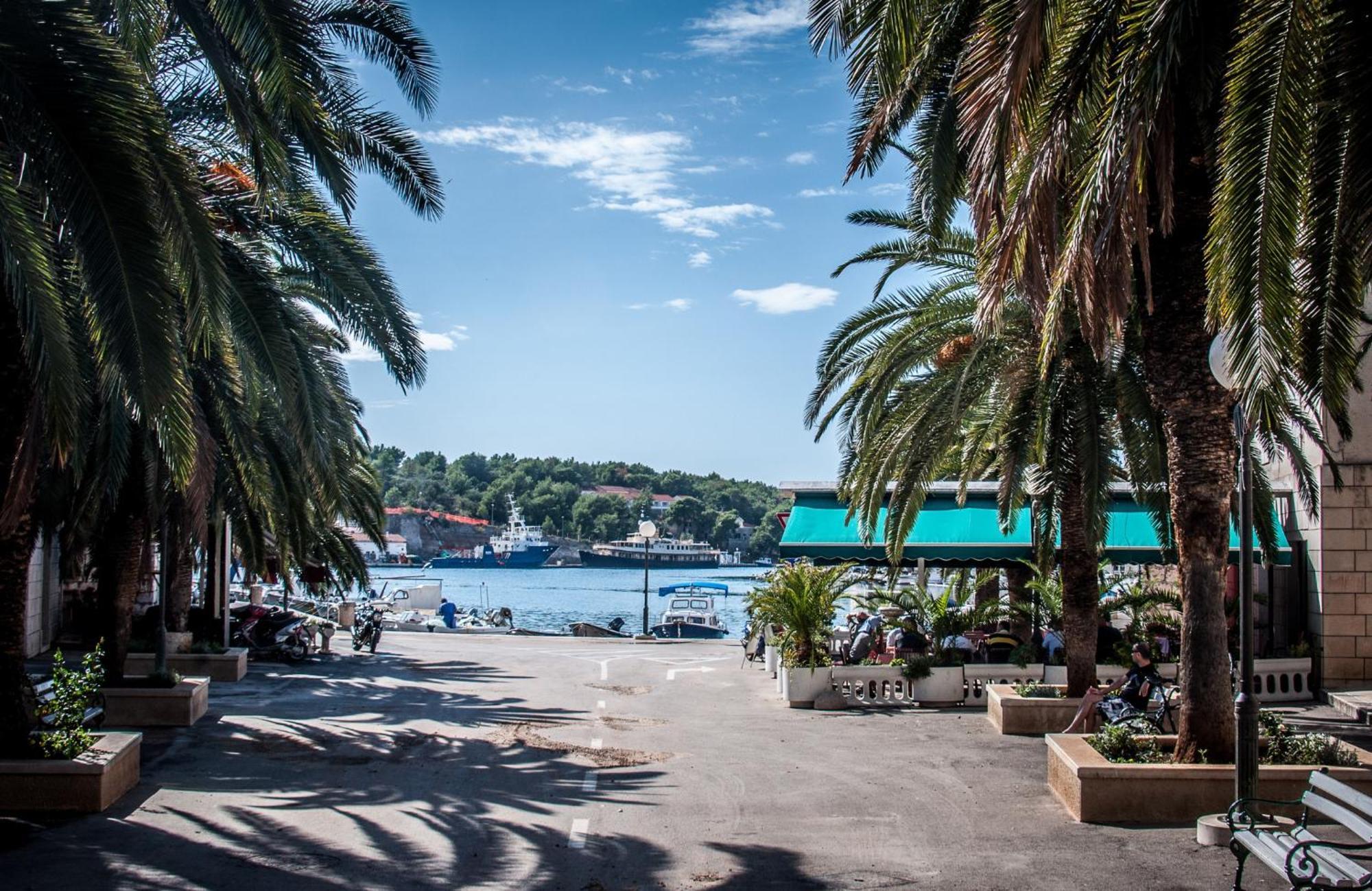 Riva Apartments Villa Thalia - Milna, Brac Милна Экстерьер фото