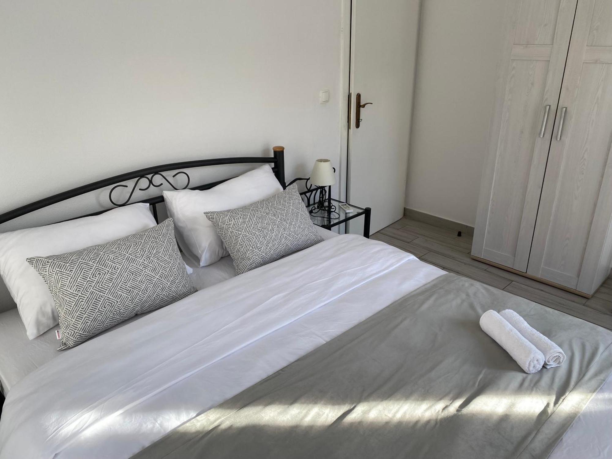 Riva Apartments Villa Thalia - Milna, Brac Милна Экстерьер фото