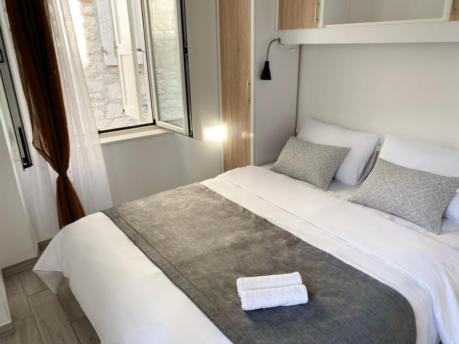Riva Apartments Villa Thalia - Milna, Brac Милна Экстерьер фото